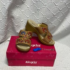 Alegria size 36 5 1/2-6 Women's Floral Mules‎ - Multicolor leather comfy casual